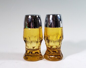 Georgian pattern amber glass salt and pepper shakers Anchor Hocking