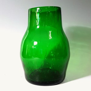 Vintage Emerald Green Bischoff controlled bubble pre-1961 blown glass vase Made in the USA