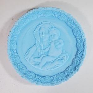 Fenton Mothers Day 1972 Commemorative plate, Madonna of the Goldfinch