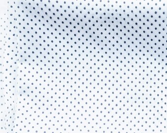 Vintage Flocked Tessuto Bright White con Navy Blue Swiss Dots 44" w x 17"