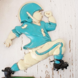 Football, Football Player, Sports, Wall Plaques, Homco, Cast Metal, Wall Hangings, Vintage, Wall Decor, Boy&#39;s Room, Blue, White