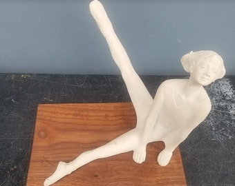 Vintage Ballerina Sculpture by Klara Sever for Austin Productions Inc. Figurine Statue Mid Century Clay Figure, 1978, Austin Sculpture