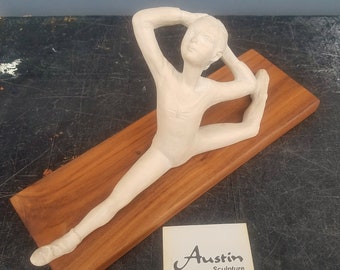 Vintage Ballerina Sculpture by Klara Sever for Austin Productions Inc. Figurine Statue Mid Century Clay Figure, 1978, Austin Sculpture