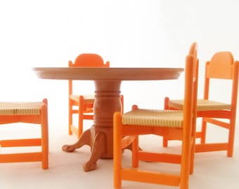 Vintage TOMY Dollhouse Round Dining Table and 4 Chairs