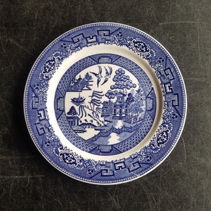 Vintage Blue Willow Transferware Plate Unmarked, Blue and White Asian Pattern 9" Dinner Plate, Oriental Design