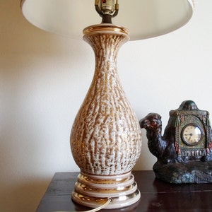 Vintage Mid Century Modern Gold and Brown Ceramic Lamp Table Lamp Lighting Hollywood Regency image 1