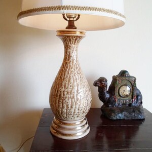 Vintage Mid Century Modern Gold and Brown Ceramic Lamp Table Lamp Lighting Hollywood Regency image 3