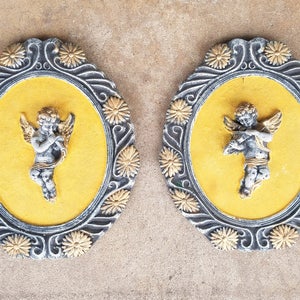 Vintage Pair of Cherubic wall Plaques, Angel, Renaissance / Hollywood Regency / Shabby Chic Wall Plaques, Ceramic, 3D, Gold Velvet