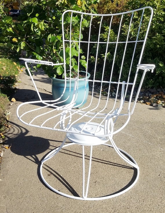 Vintage Mid Century Modern Patio Lounge, Old Steel Patio Chairs