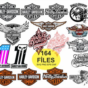 Puede incluir: Una colección de 164 archivos gráficos digitales que presentan varios logotipos, emblemas y diseños de texto de Harley-Davidson. El conjunto incluye insignias en forma de escudo, motivos de águila, gráficos de calaveras y letras en negro, blanco, naranja y azul.