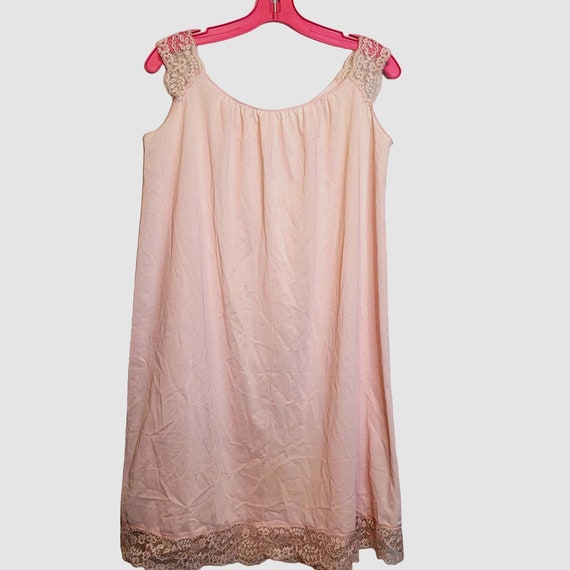 Vintage 1960s Pale Pink Nylon Mini Full Slip Dress Chemise Or Shortie Night  Gown Small