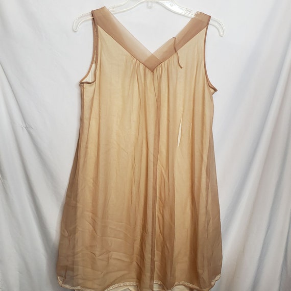 Vintage Nude Nightgown Knee Length Lace Trim Shee… - image 6