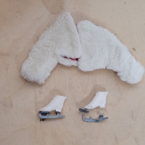 Vintage Barbie 942 Ice Breaker Coat And Skates 1 Skate Blade Is Broken