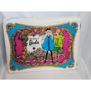Vintage 1968 World Of Barbie Double Doll Case No Handle Has Some Creasing And Marks Inside  17 X 13  X 3.54