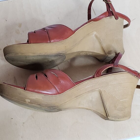Vintage Sbicca Wedge Sandals Heels Strappy Brown … - image 10