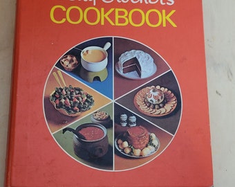 Vintage Betty Crocker Cookbook Binder 1973 General Mills 19th Printing