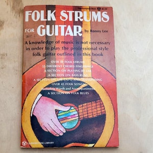 Vintage Folk Strums for Guitar Ronny Lee 1969 Paperback Edge Wear Discoloration