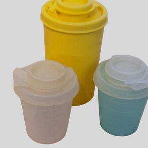 Whose mom or grandma had these tupperware cups in their cupboards