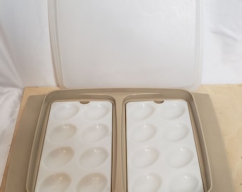 Vintage Tupperware Deviled Egg-opbergvak met deksel 723 2 lichtbruin 2 verwijderbare inzetstukken