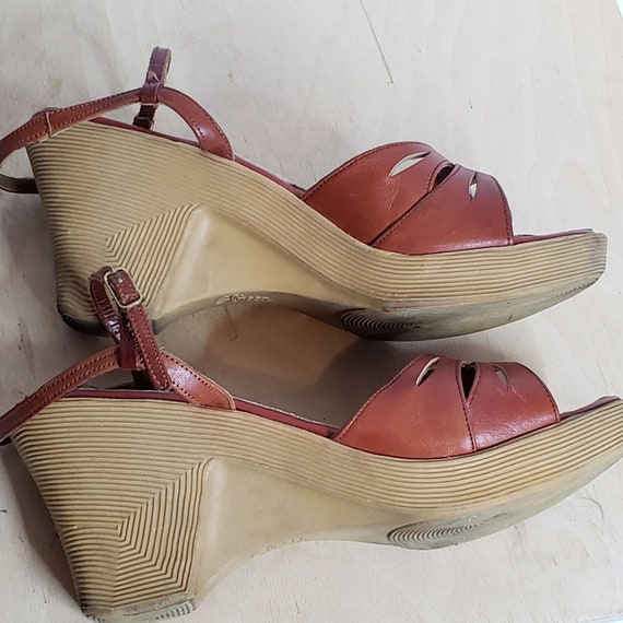 Vintage Sbicca Wedge Sandals Heels Strappy Brown … - image 9