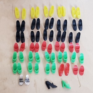 Vintage Mod Barbie Shoes 31 Pairs Assorted Unmarked Red Green Black Yellow Silver