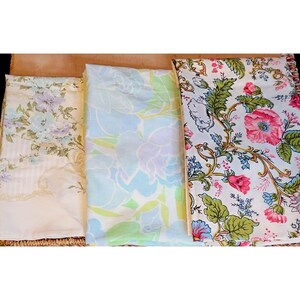 Vintage Pillowcase Lot of 3 Stevens Utica Springmaid Floral Percale 20x30 Inches