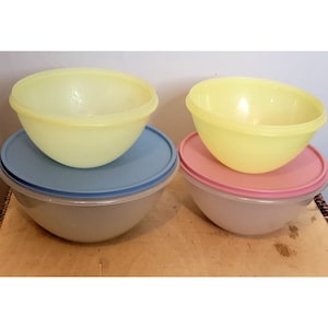 Vintage Tupperware Bowl Lot 4 Bowls 2 Lids Yellow Pink Blue 235 236 237