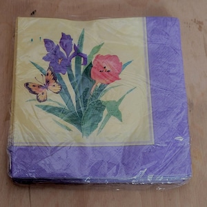 Vintage Floral Designware Luncheon Napkins 16 Count Sealed 13.5x13.5 Inches