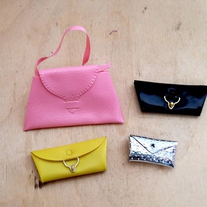 Vintage Barbie Pak Geldbörse Lot 4er-Set Kunststoff Schwarz Gelb Silber Pink