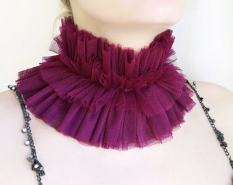 Tulle collar in Renaissance Tudor Style Ruff Collar in Mulberry Purple Neckpiece Cosplay for Photoshoot or Festival Circus Frilly Collar