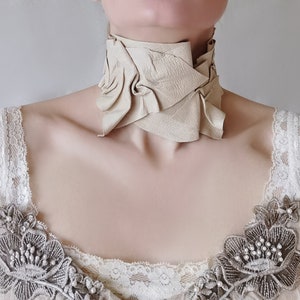 Molded Leather Collar Irregular Choker in Light Beige Structured Collar Sculpture Leather Neck Corset Contemporary Jewelry Oversize Collar
