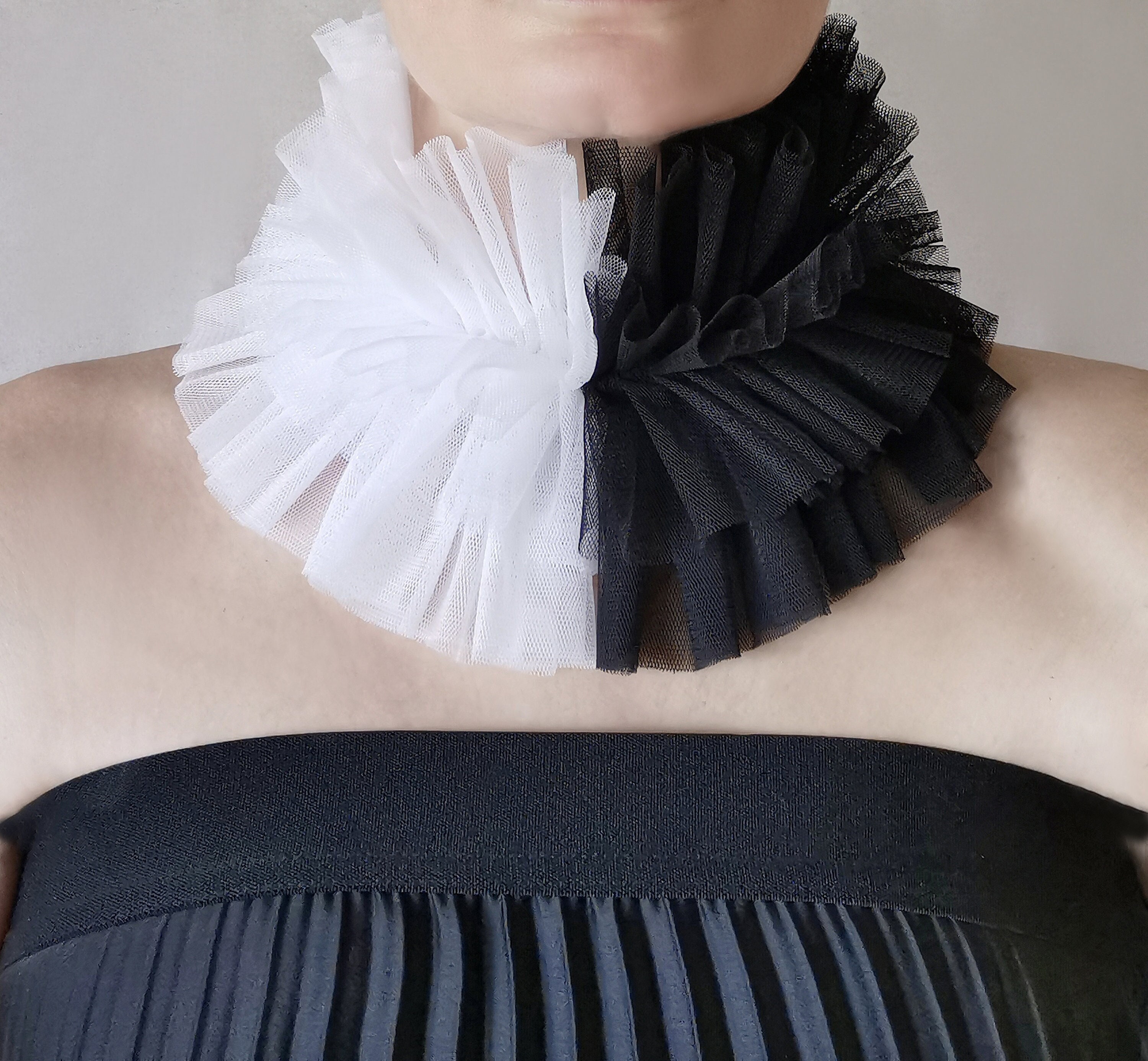 Circus Ruffle Collar in Black and White Tulle Ruff Clown Show Collar ...