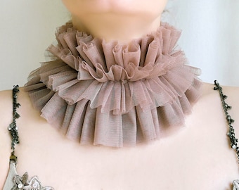 Elizabethan tulle ruff collar in taupe brown latte, Circus costume for event or party, Tulle ruff, Clown neck ruff, Renaissance queen collar