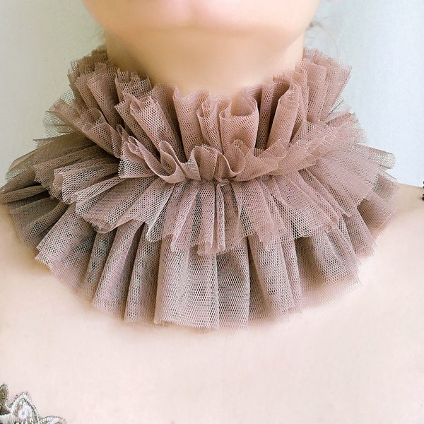 Elizabethan tulle ruff collar in taupe brown latte, Circus costume for event or party, Tulle ruff, Clown neck ruff, Renaissance queen collar