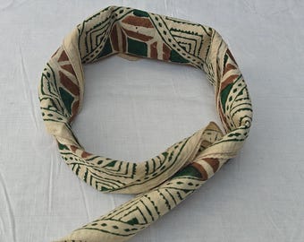 Pañuelo geométrico verde y marrón - Bufanda con estampado indio a mano, bufanda bohemia vintage para el cuello, pañuelo vaquero del oeste, regalo unisex