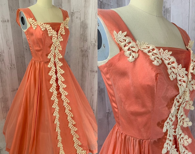 1950s Vintage Aline Party Dress~Apricot sharkskin w/Applique Jrs XS Pristine