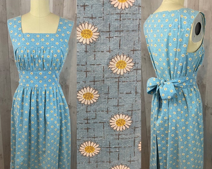 1930s Vintage Frock Blue Cotton Floral Farm Day Dress 1940s