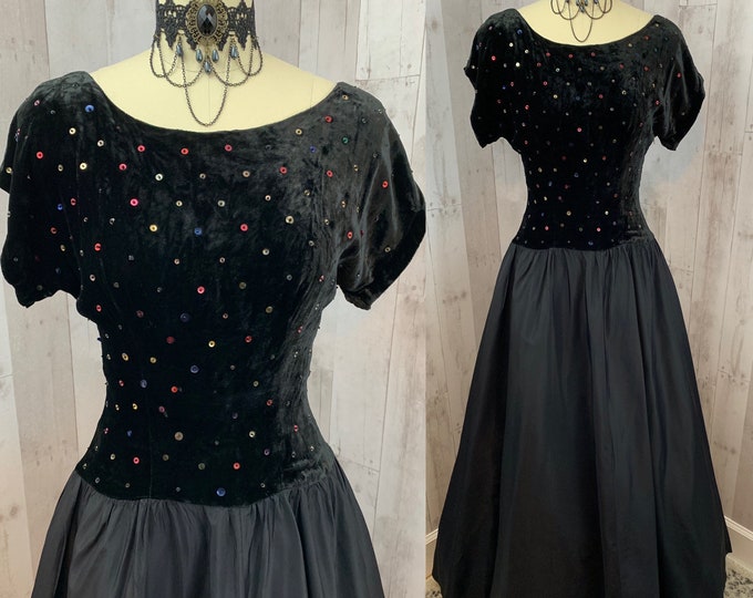 1940s Vintage Sequined Black Velvet Evening Ball Gown Beaded 35x24