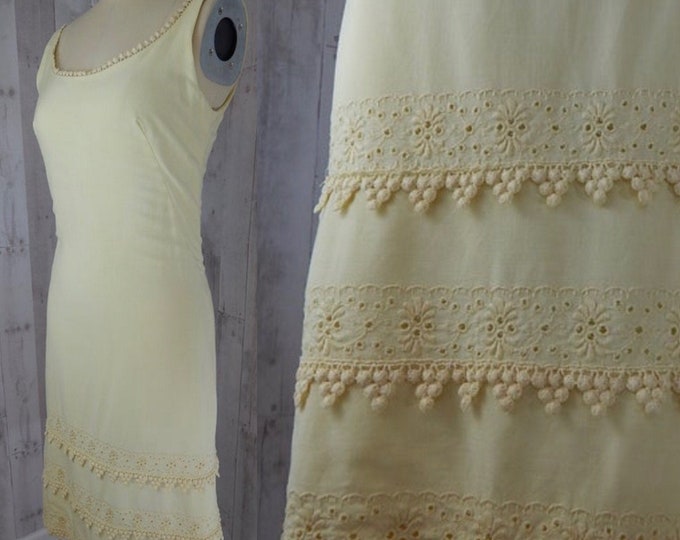 JONATHAN LOGAN 1960s Vintage Mini Dress Pale Yellow~Fitted Cotton Eyelet  34x28x36