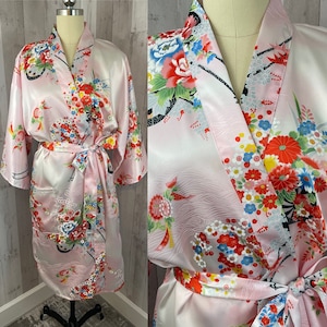 Vintage Robe Japanese Yukata 1980s Pale Pink Satin Floral Dressing Gown M/L Japan 42