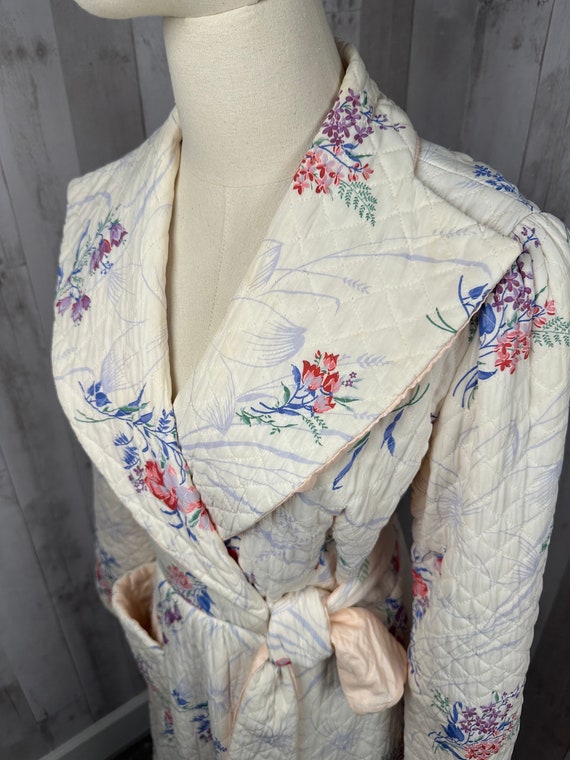 1940s Antique Quilted Dressing  Gown / Robe / Pei… - image 9