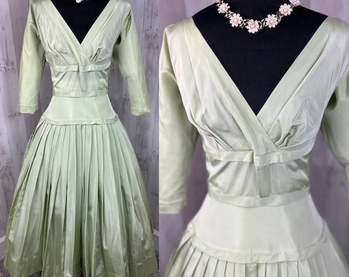 1950s Vintage Pale Mint Green Dress Taffeta Aline Party Extra Full Skirt XS/S