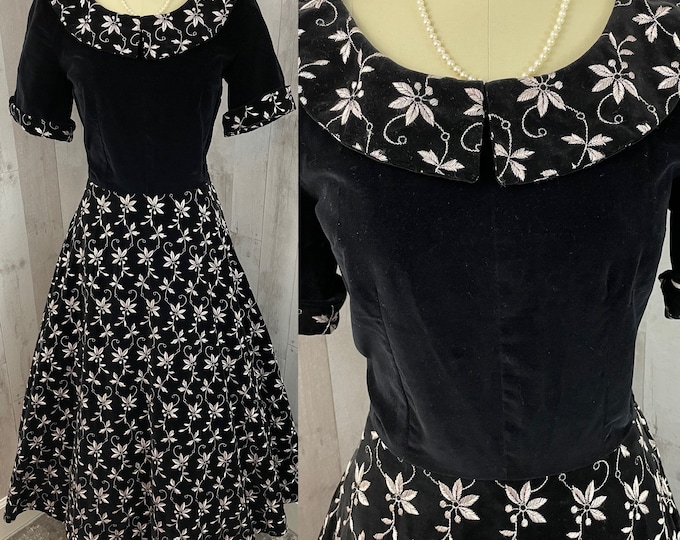 1950s Vintage Dress Pale Pink Embroidery/Black Velvet Aline Small