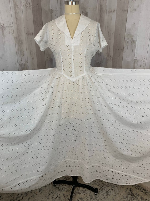 1940s Vintage Sheer Eyelet Dress/Gown White Cotto… - image 2