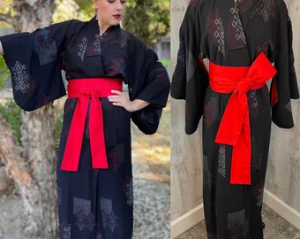 1940s Vintage Kimono Robe-Black/Gray Print w/Red Cotton Lining~Hand Stitched 1950s Rare! M/L