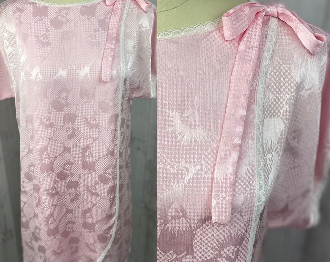 1980s Dior Vintage NEGLIGEE LINGERIE~Pale Pink Babydoll Nightgown w/Ruffled Lace Trim Neckline 36 Bust