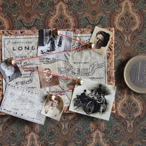 Puppenhaus Miniatur Sherlock Holmes Kork Pinnwand zum Nachforschen