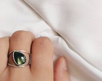 Labradorite ring,sterling silver ring,green labradorite ring,boho ring,ring for women,gemstone ring,statement ring,art deco ring,no7