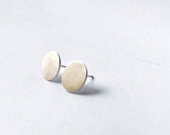 Minimalist circle plate earrings, sterling silver earrings, stacking earrings