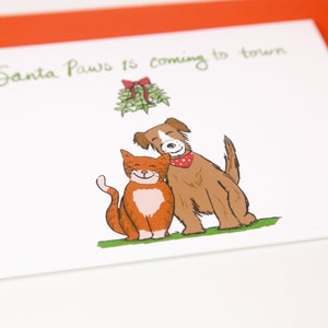 Katzen und Hund Weihnachtskarte, Weihnachtspfoten, Grußkarte für Tierliebhaber, romantische Urlaubskarte, Hundemama Karte, Katzenpapa Karte, Mistelzweig Karte